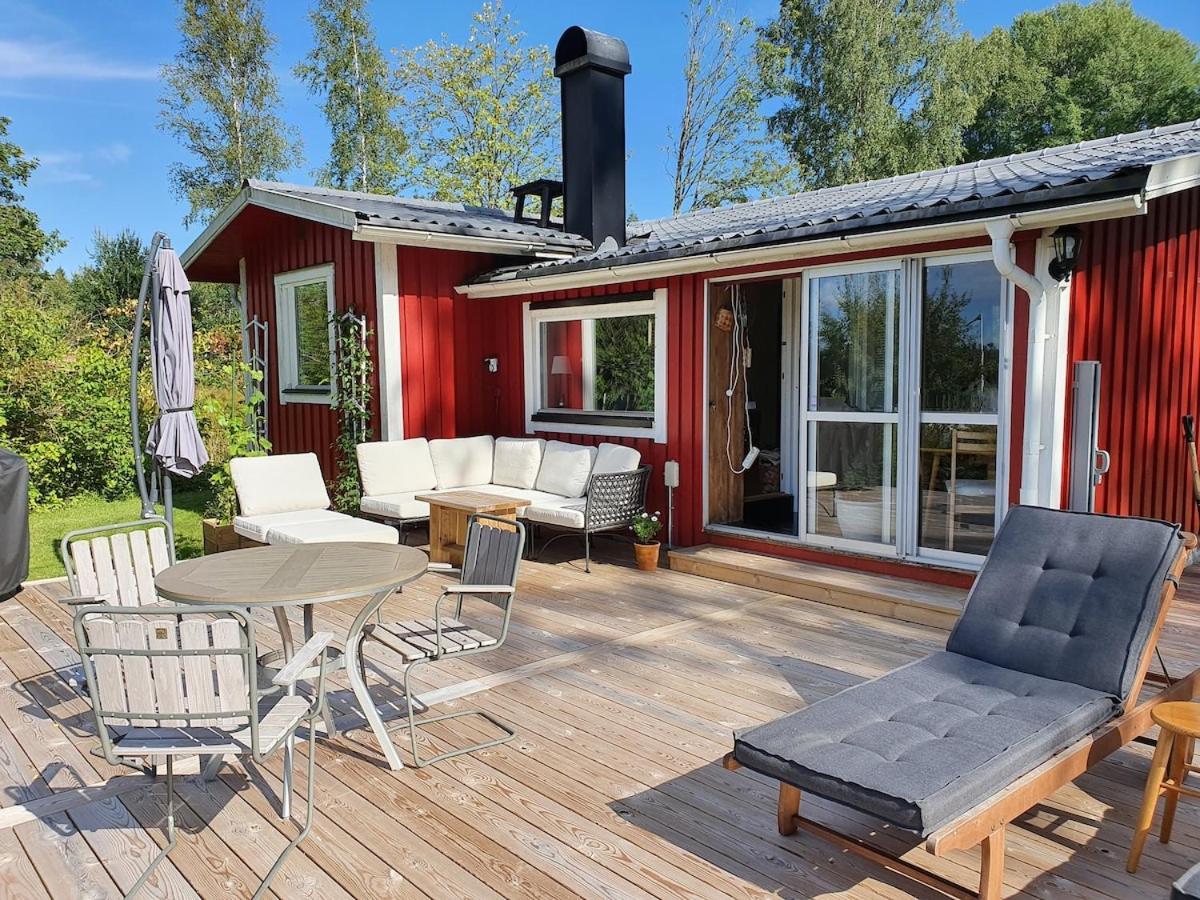 Peaceful Home In Cozy Cabin By The Lake Hyssna Exterior photo